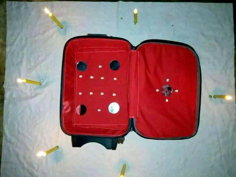 VRAI VALISE MAGIQUE QUI MULTIPLIE L'ARGENT QUE TU VEUX